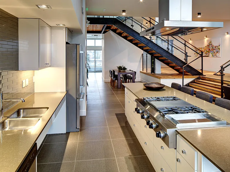 Angeline Apartments — Photo 18