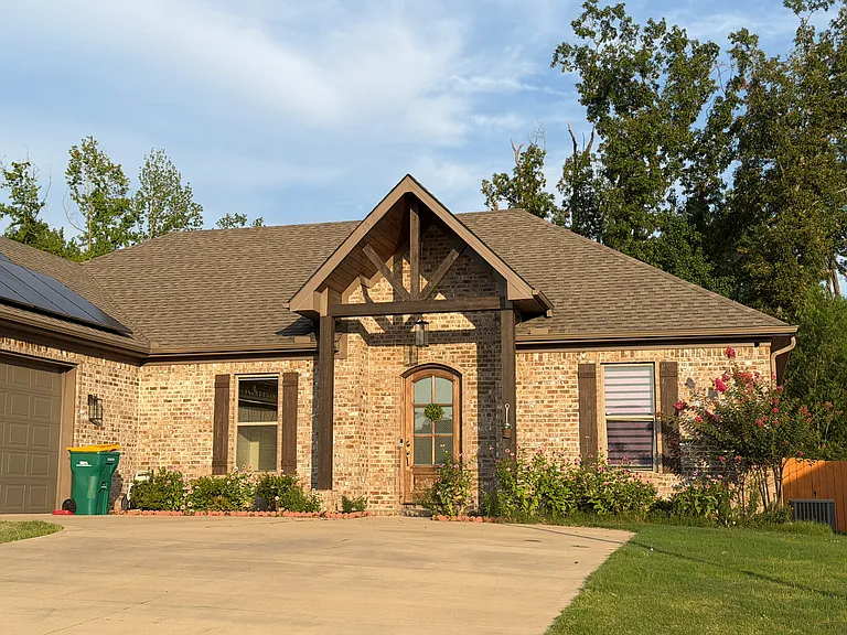 844 Oak Forest Cir — Photo 1