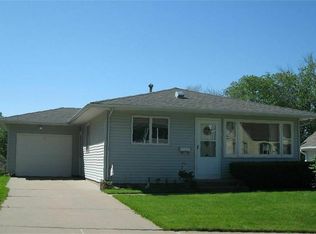 2464 Pearl St, Dubuque, IA 52001