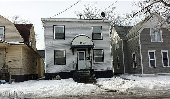 1123 Pine