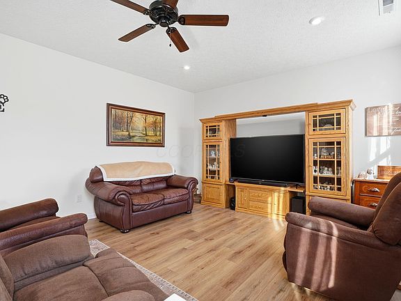 3rd image of 612 Bloomfield Ave
