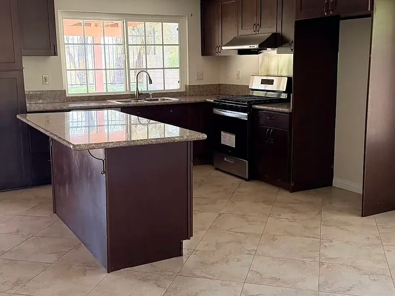 1426 Rodney Rd — Photo 5