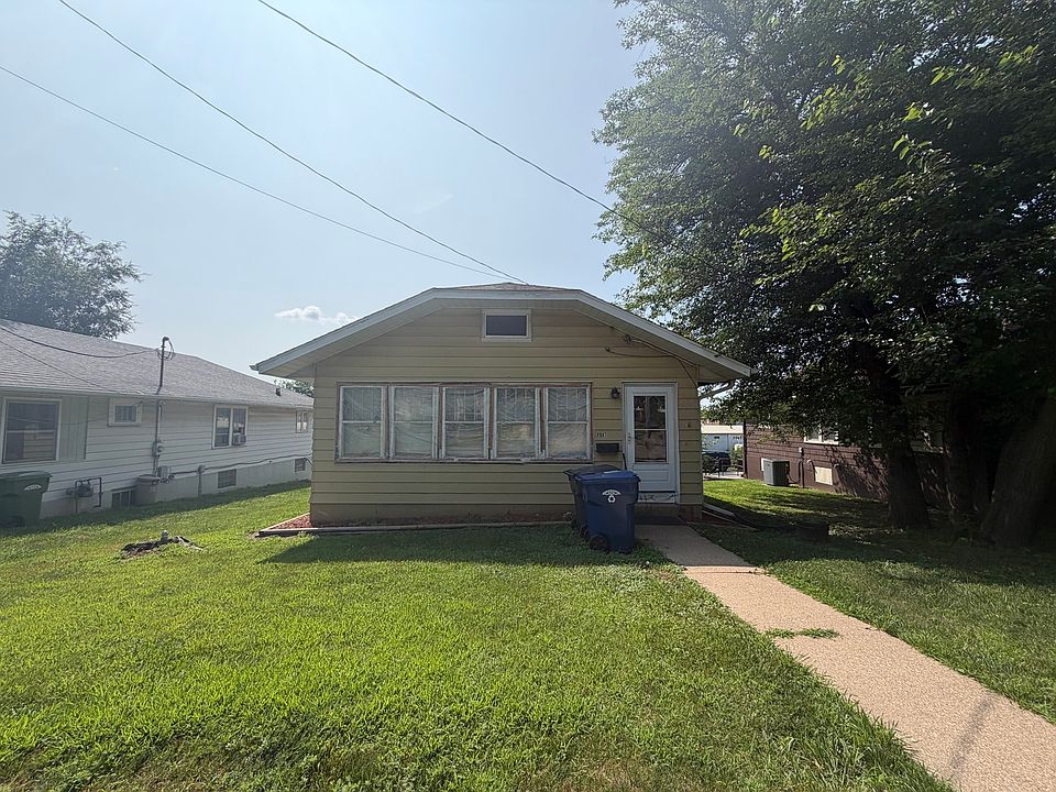 1st image of 1513 S Bluff Blvd