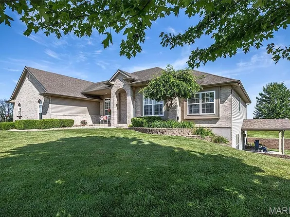 2033 Grandview Dr, Saint Jacob, IL 62281