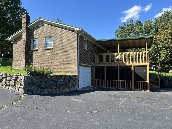 3rd image of 904 Cheairs Cir