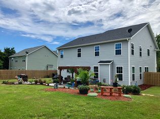 207 River Oats Ct, Holly Ridge, NC 28445