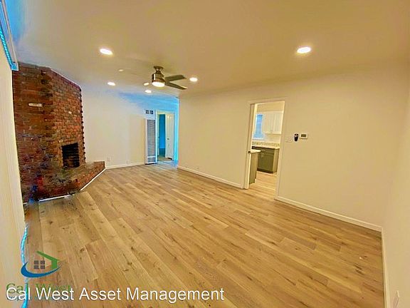 3rd image of 2495 Lincoln Ave