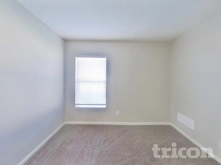 6811 Smithfield Blvd — Photo 10