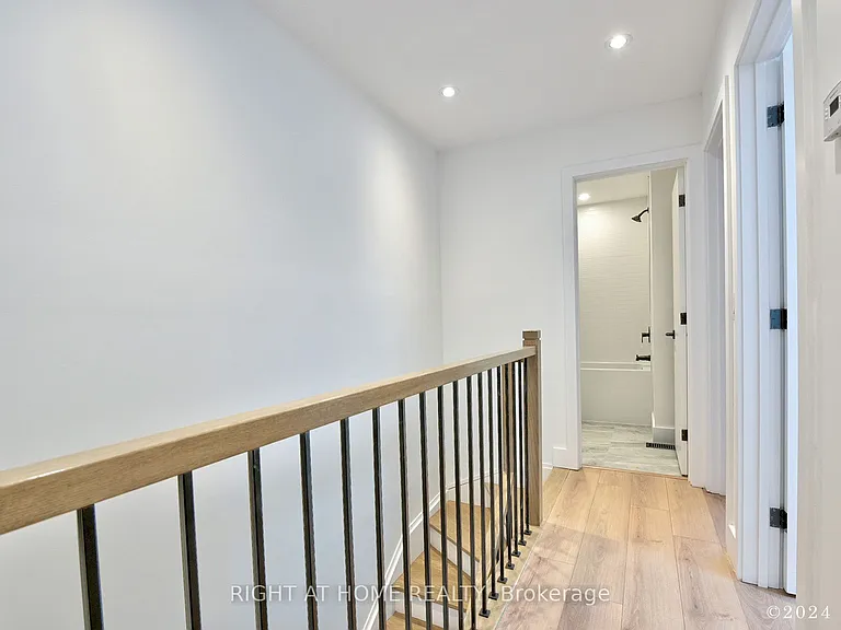 50 A Lanark Ave #COACHHS — Photo 4