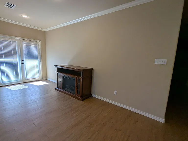 4412 105th St #2 — Photo 3