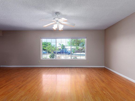 5th image of 5320 W Garden Dr