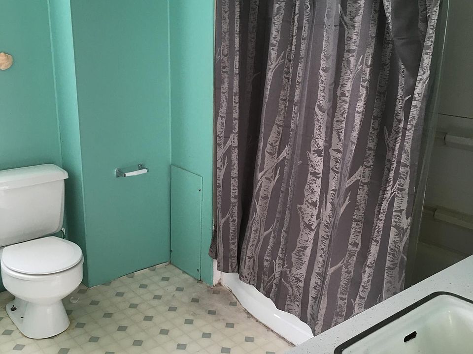 Full Bath on second floor
