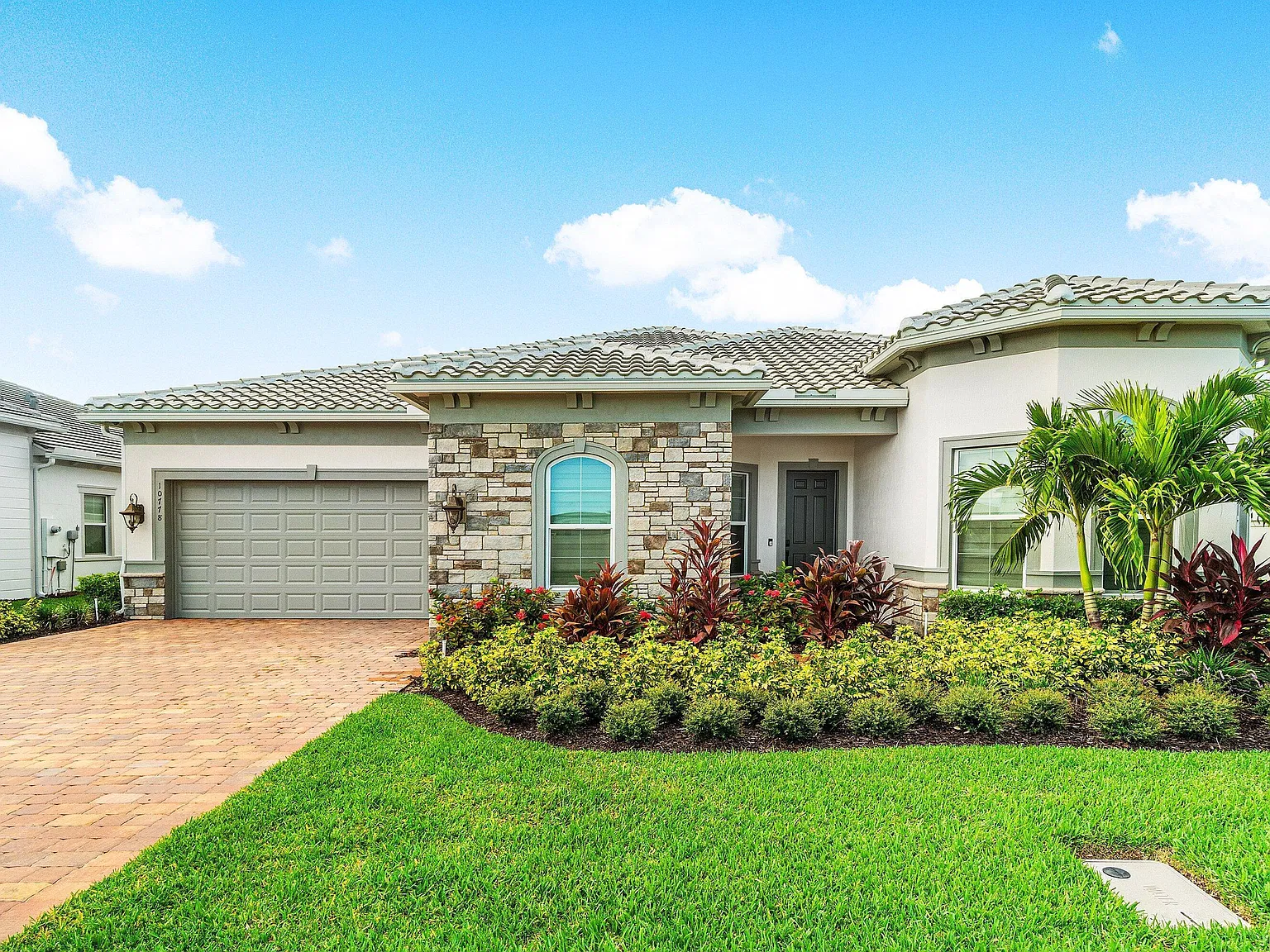 3 bed, 2.5 bath, 2710 sqft, $5,500 — Photo 1