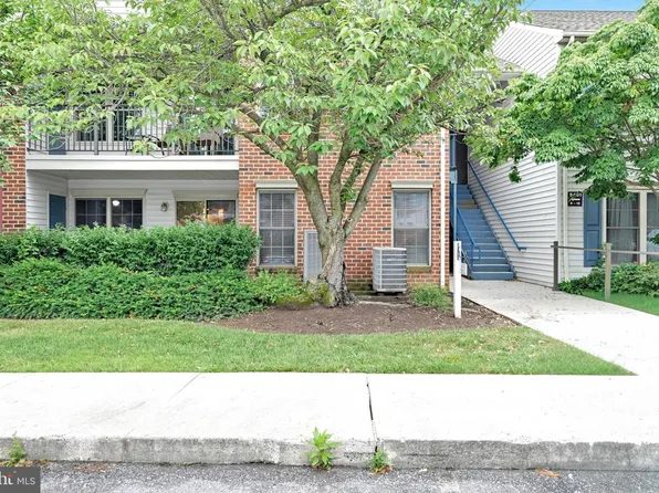5401 Oxford Dr APT 11, Mechanicsburg, PA 17055