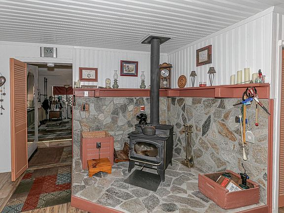 5th image of 4395 Old Oak Ln