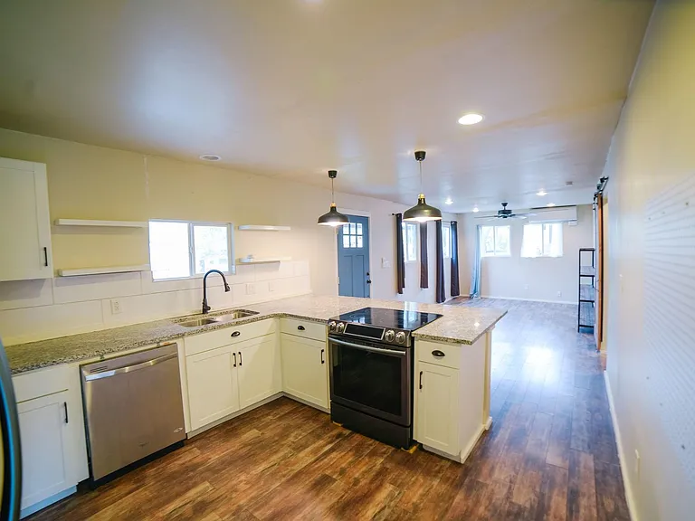 118 Park Dr — Photo 6