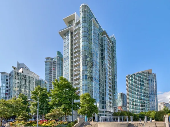 1077 Marinaside Cres #2201, Vancouver, BC V6Z 2Z5