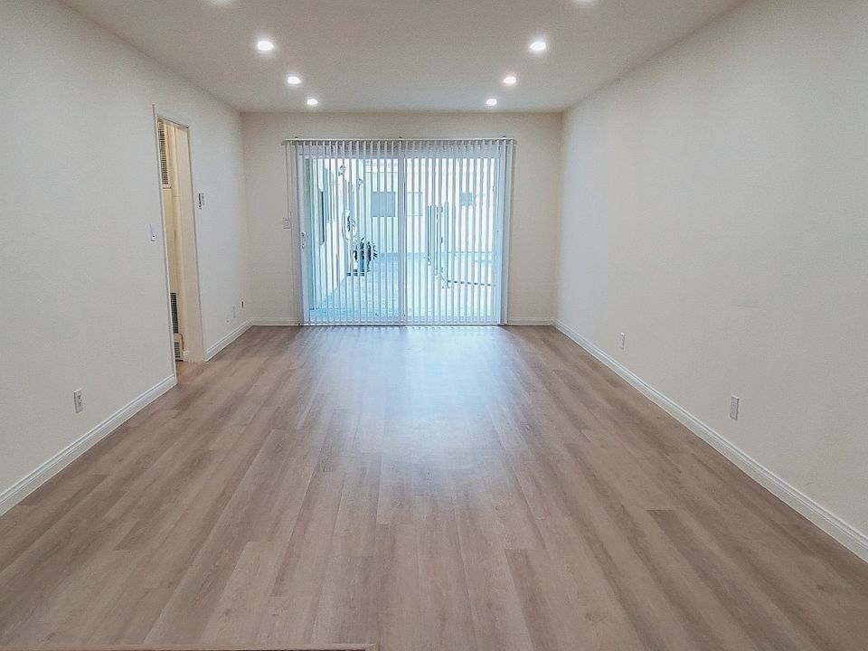 1st image of 3627 Garnet St #Bae8fdf94