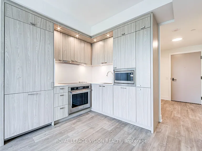 858 Dupont St #710 — Photo 5