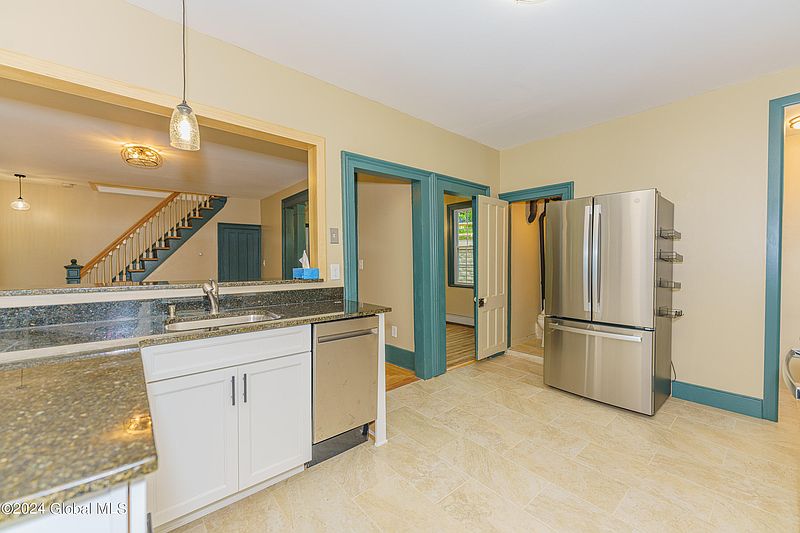 5th image of 22 Washington Avenue