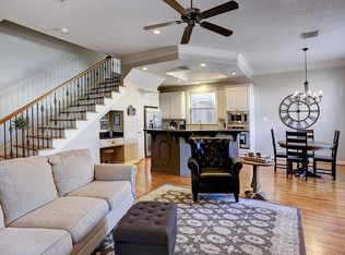 933 W 17th St, Houston, TX 77008