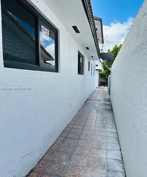 11870 SW 5th St #B — Photo 2