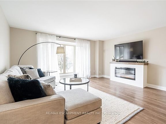 5th image of 895 Maple Ave #118