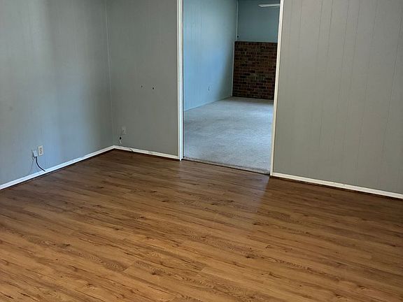 5th image of 200 Robin Way St