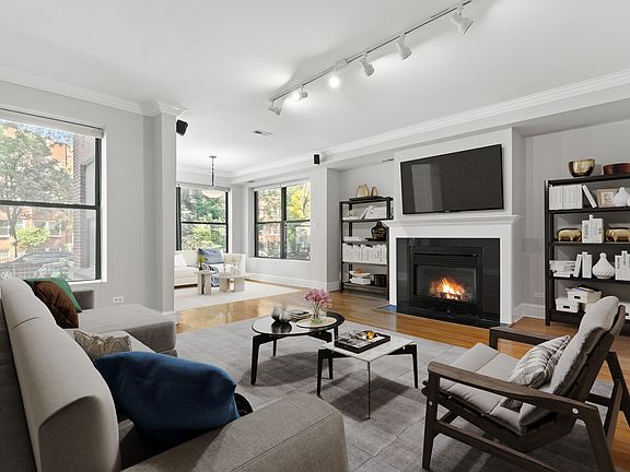 2nd image of 4449 N Beacon St APT 1N