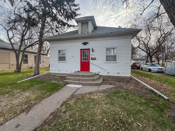 830 Iowa Ave SE, Huron, SD 57350