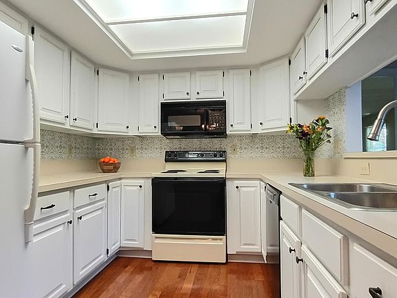 5th image of 8359 Orchard Knoll Ln #1