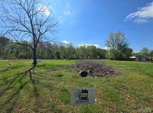 102 W 3rd St, Coffeen, IL 62017