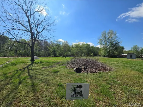 102 W 3rd St, Coffeen, IL 62017