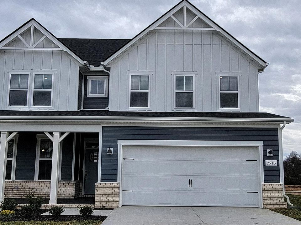 1st image of 2913 Woodcrest Dr