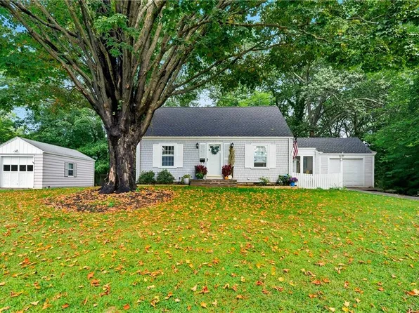 78 Jennie Ln, Warwick, RI 02889