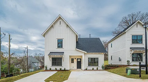 1524 Cottage Grv Photo 1
