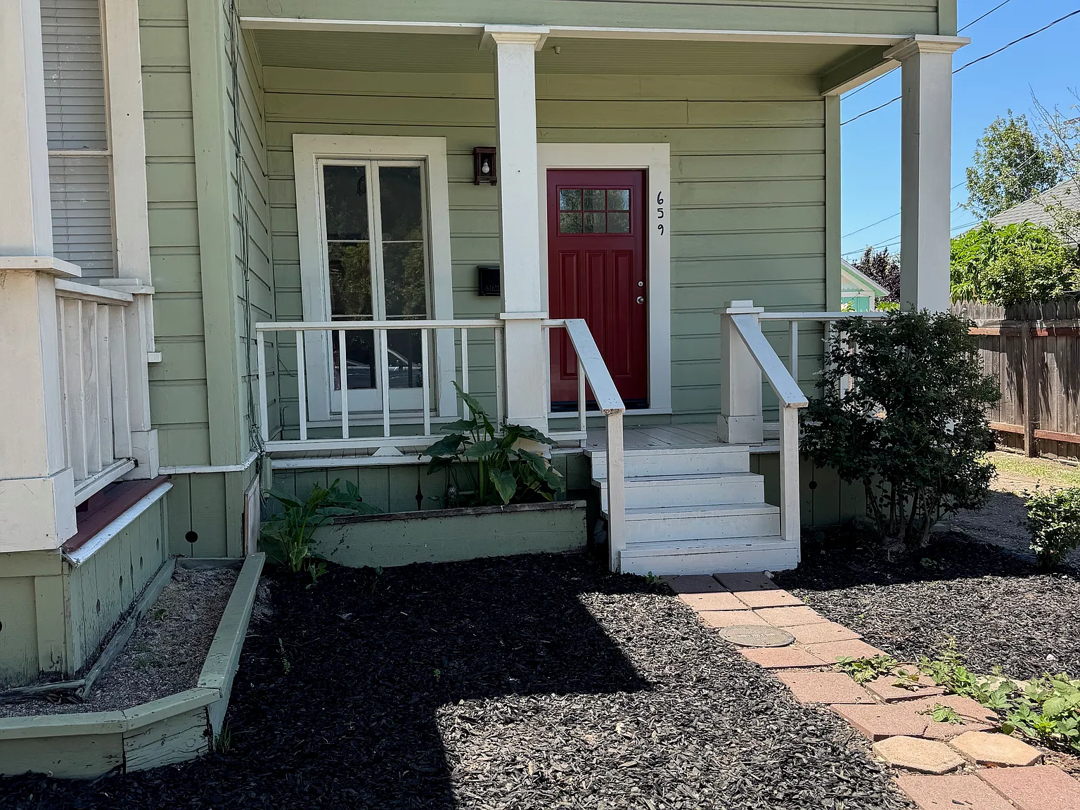 2 bed, 600 sqft, $2,450 — Photo 2