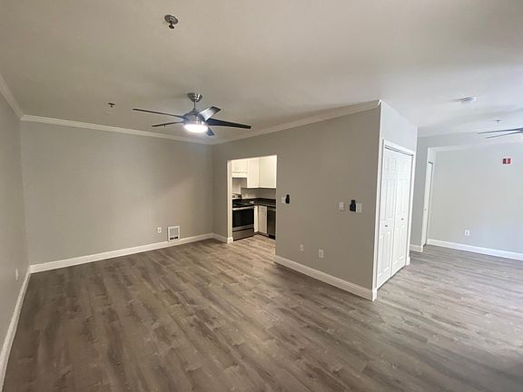 5th image of 1500 Laurel St #103