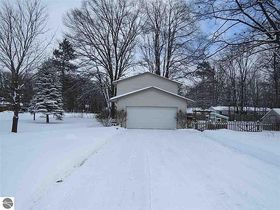 4th image of 20723 Red Oak Dr