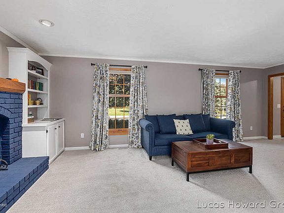 5th image of 2750 Winesap Dr NE