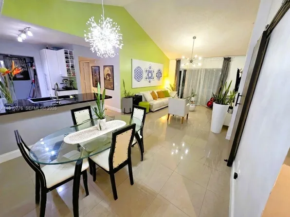 2600 S University Dr APT 229, Davie, FL 33328