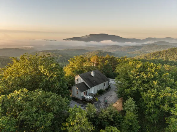 1601 Campbells Ln, Clifton Forge, VA 24422