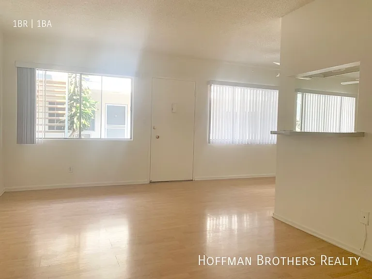 2311 S Bentley Ave #15 — Photo 5