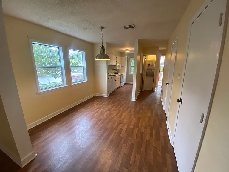 Avery Close Condominiums — Photo 80