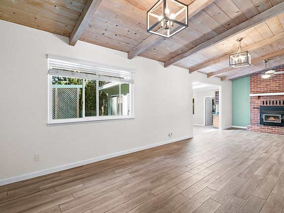 4th image of 240 Candy Ln