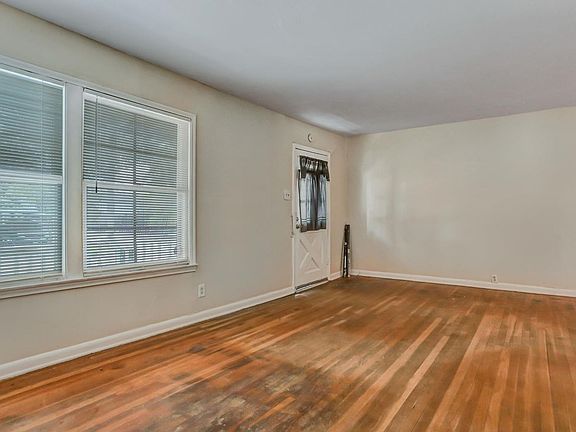 2nd image of 303 Sumner Dr