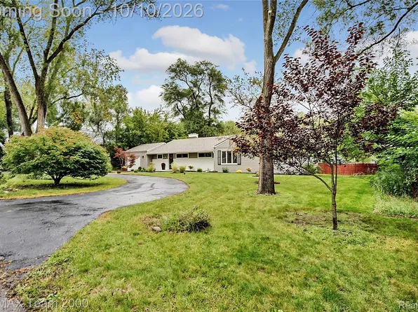 1611 Weymouth Ave, West Bloomfield, MI 48324