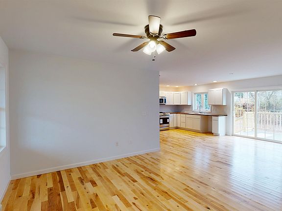 3rd image of 7 Sugar Hill Road
