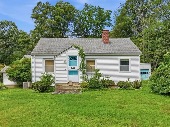 1639 S County Trl, East Greenwich, RI 02818