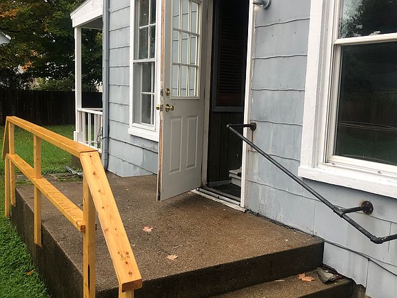 2nd image of 71 Vine St #C